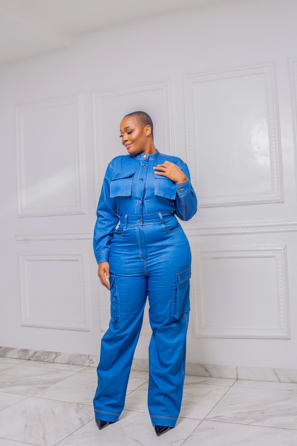 LONG SLEEVE BUTTON DOWN DENIM JUMPSUIT WITH CARGO POCKETS