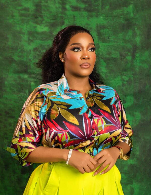 NONNISTICS TROPICAL RADIANCE CROPPED SHIRT